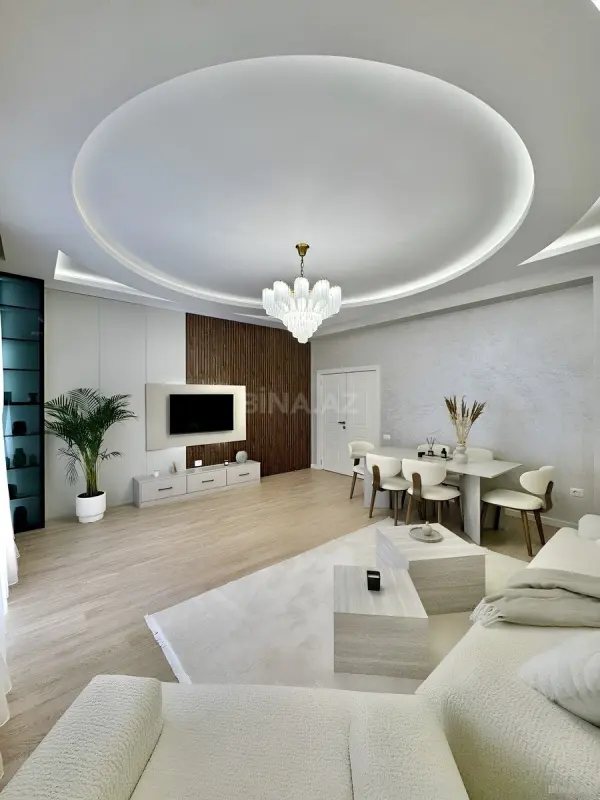 Satılır 2 otaqlı mənzil 101 m²