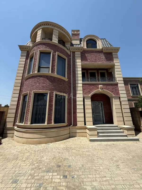 Satılır 6 otaqlı həyət evi 360 m²
