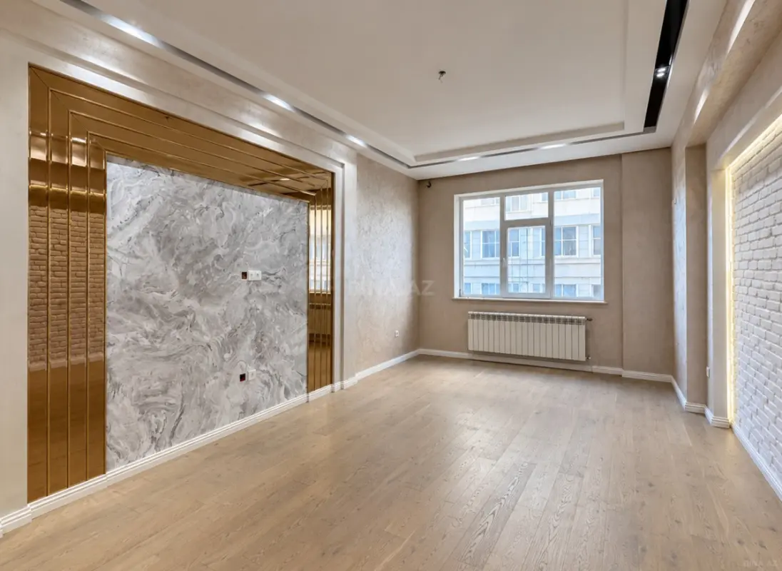 Satılır 3 otaqlı mənzil 121 m²