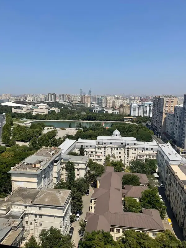 Satılır 2 otaqlı mənzil 82 m²