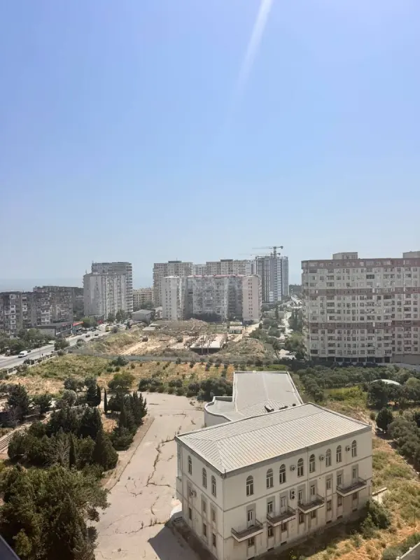 Kirayə verilir 4 otaqlı mənzil 150 m²