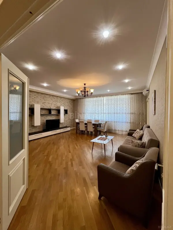 Satılır 3 otaqlı mənzil 170 m²