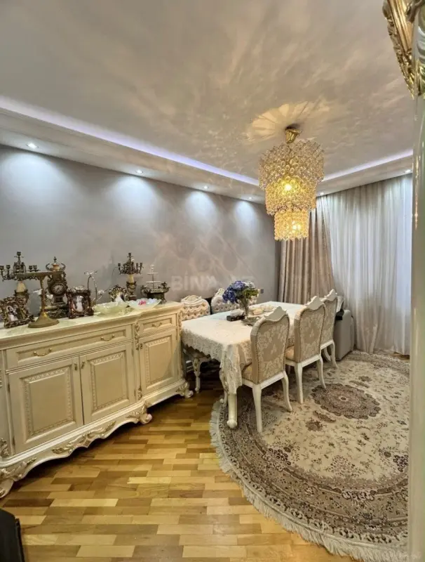 Satılır 4 otaqlı mənzil 100 m²