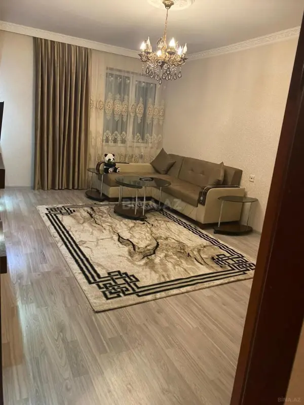 Kirayə verilir 2 otaqlı mənzil 82 m²