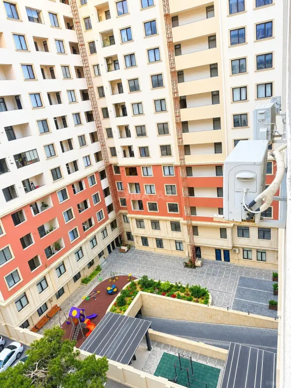 Satılır 2 otaqlı mənzil 101 m²