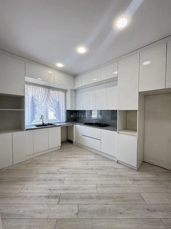 Satılır 5 otaqlı həyət evi 130 m²
