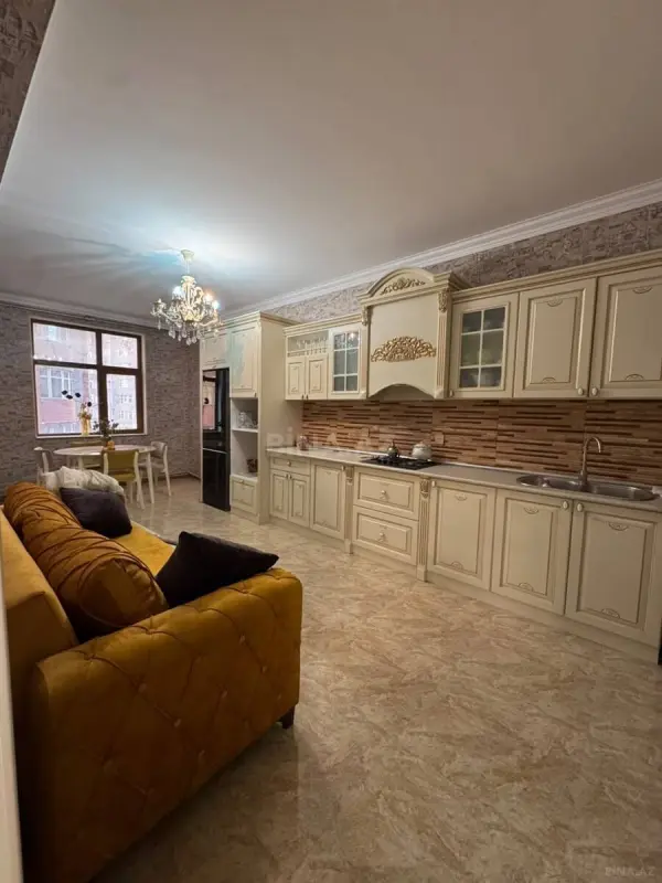 Kirayə verilir 2 otaqlı mənzil 86 m²