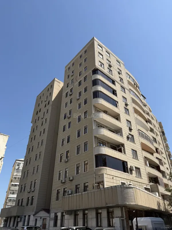 Satılır 3 otaqlı mənzil 119 m²