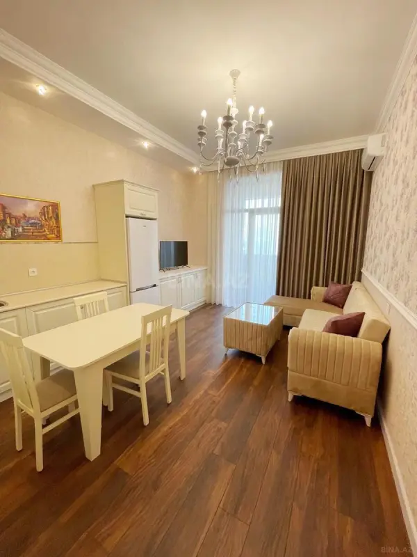 Kirayə verilir 2 otaqlı mənzil 92 m²