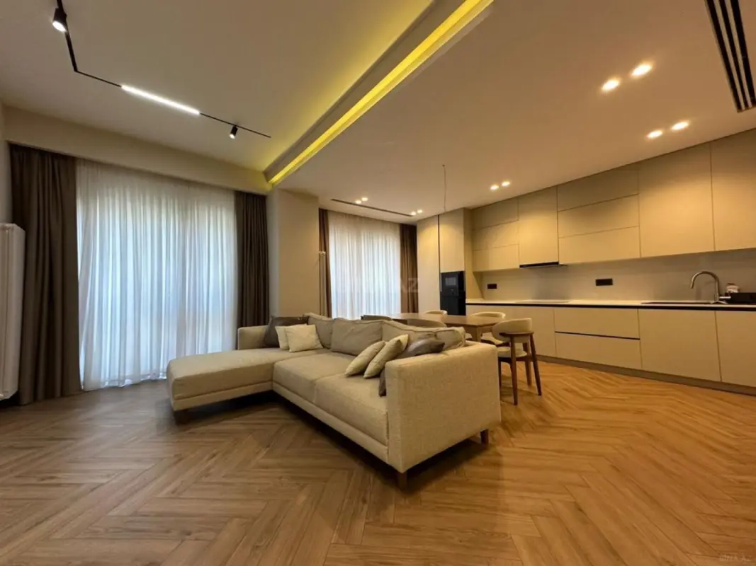 Satılır 4 otaqlı mənzil 150 m²