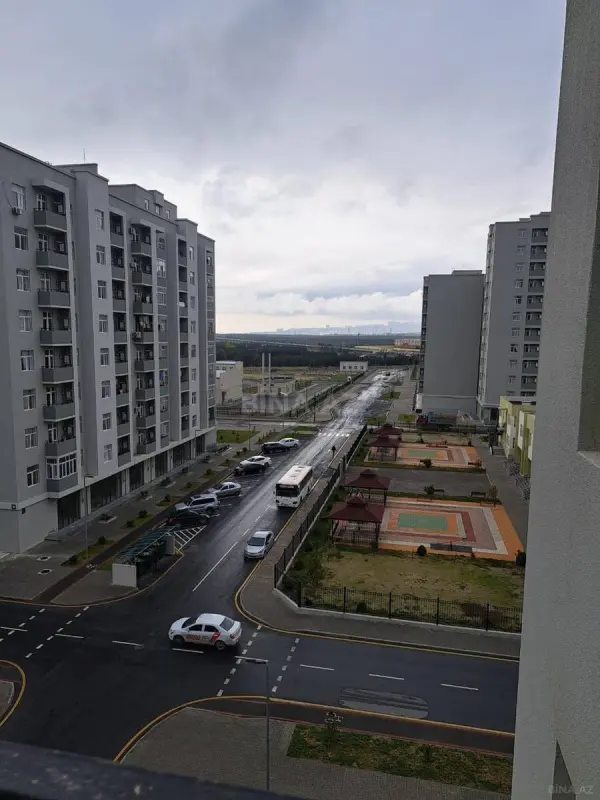 Satılır 4 otaqlı mənzil 100 m²