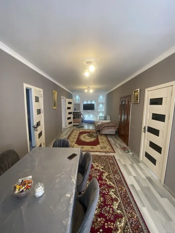 Satılır 7 otaqlı həyət evi 200 m²
