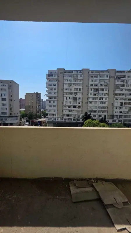 Satılır 4 otaqlı mənzil 173 m²