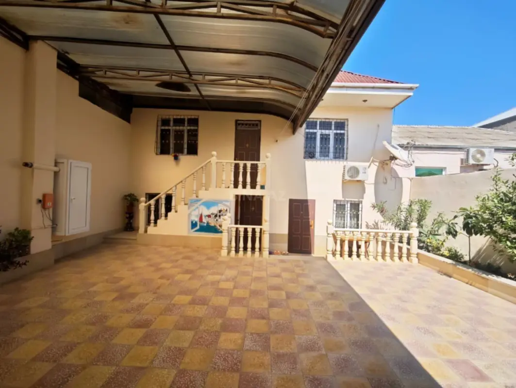 Satılır 7 otaqlı həyət evi 197 m²