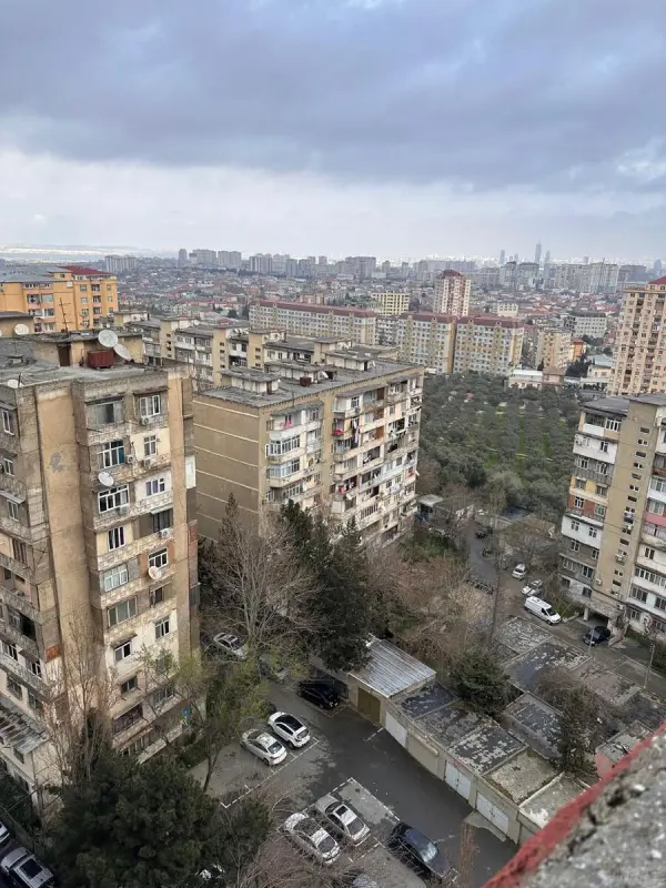 Satılır 3 otaqlı mənzil 155 m²