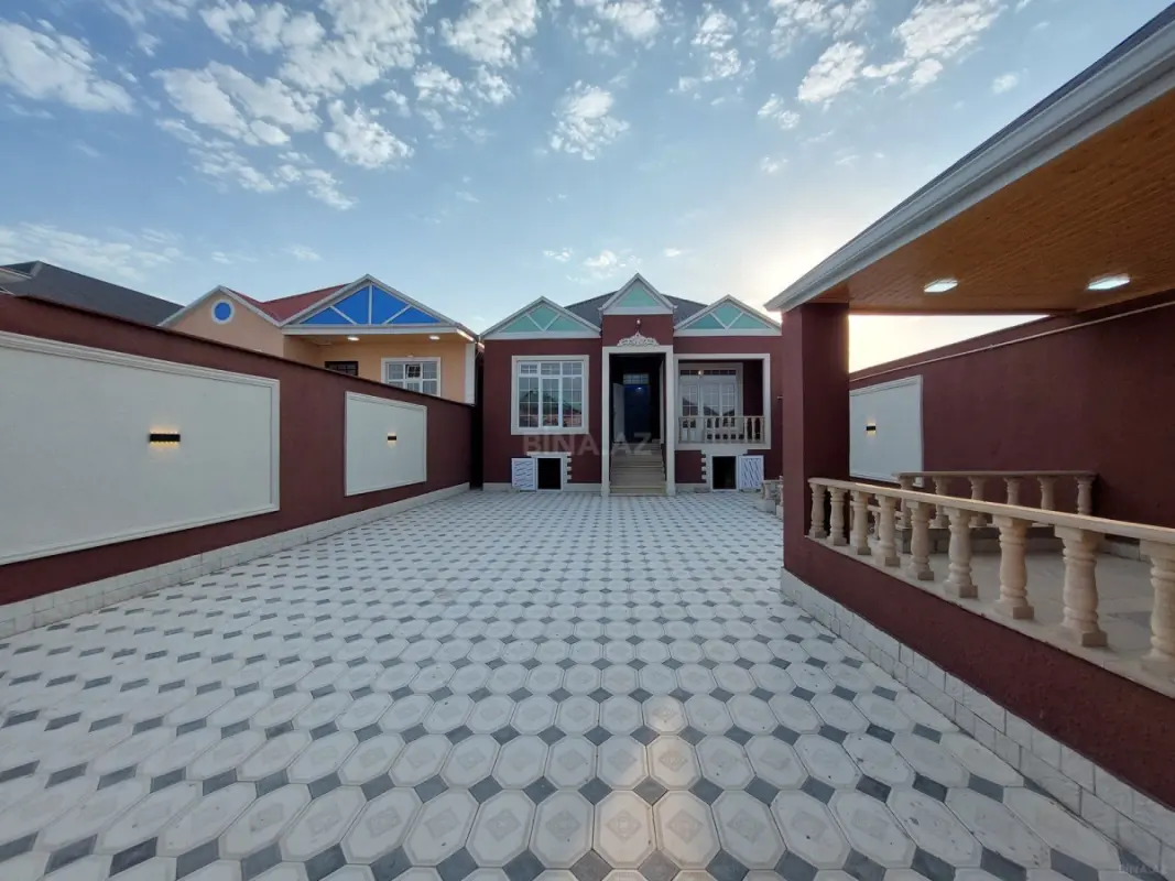 Satılır 5 otaqlı həyət evi 140 m²