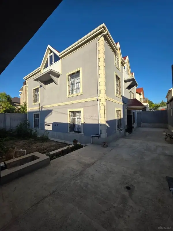 Satılır 7 otaqlı həyət evi 400 m²