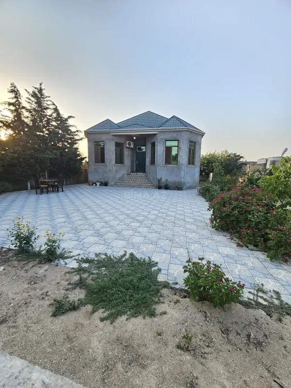 Satılır 4 otaqlı həyət evi 160 m²