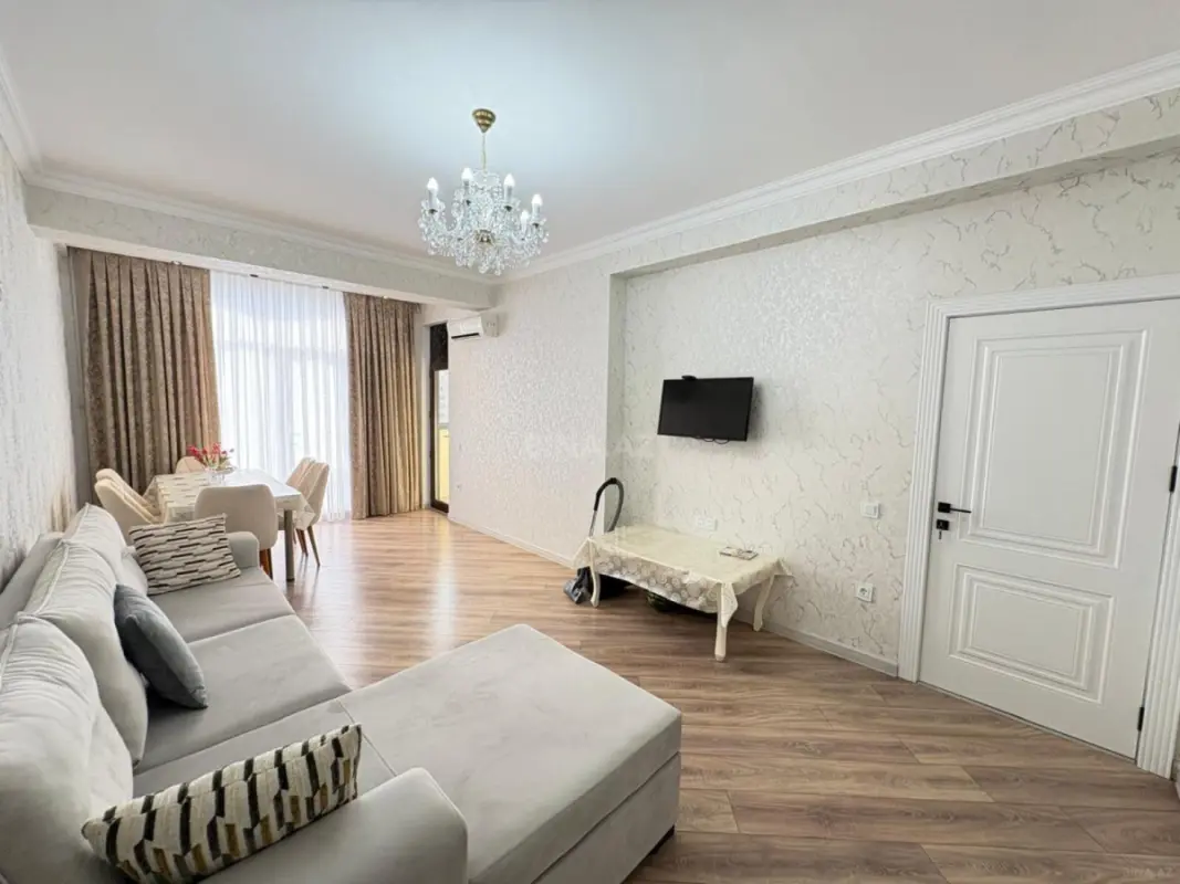 Satılır 2 otaqlı mənzil 67 m²