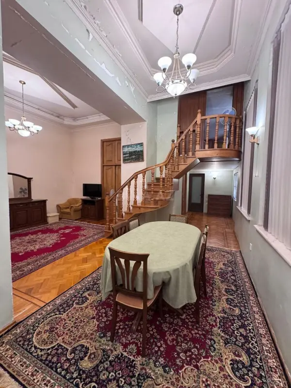 Satılır 4 otaqlı mənzil 110 m²
