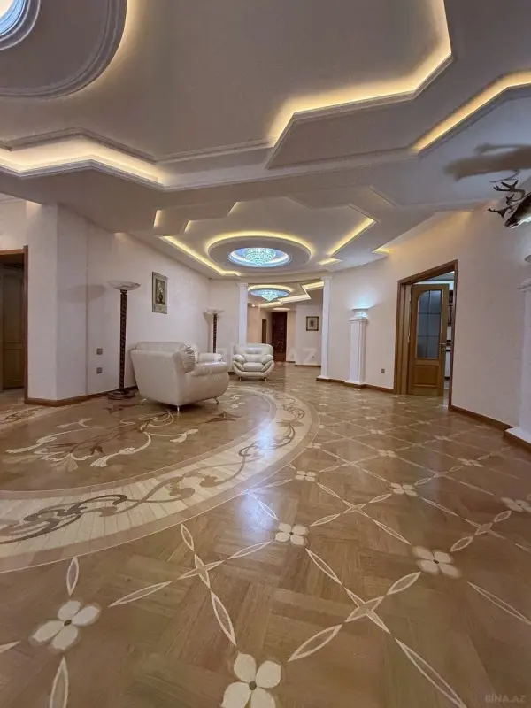 Satılır 6 otaqlı mənzil 511 m²