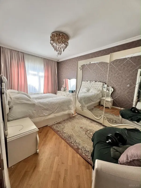 Satılır 4 otaqlı mənzil 100 m²