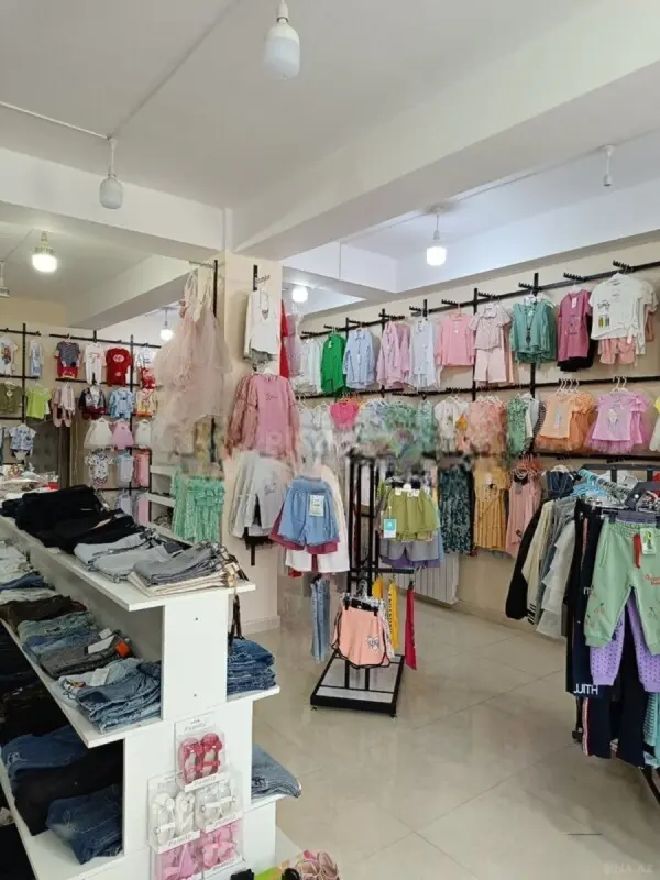 Satılır obyekt 200 m²