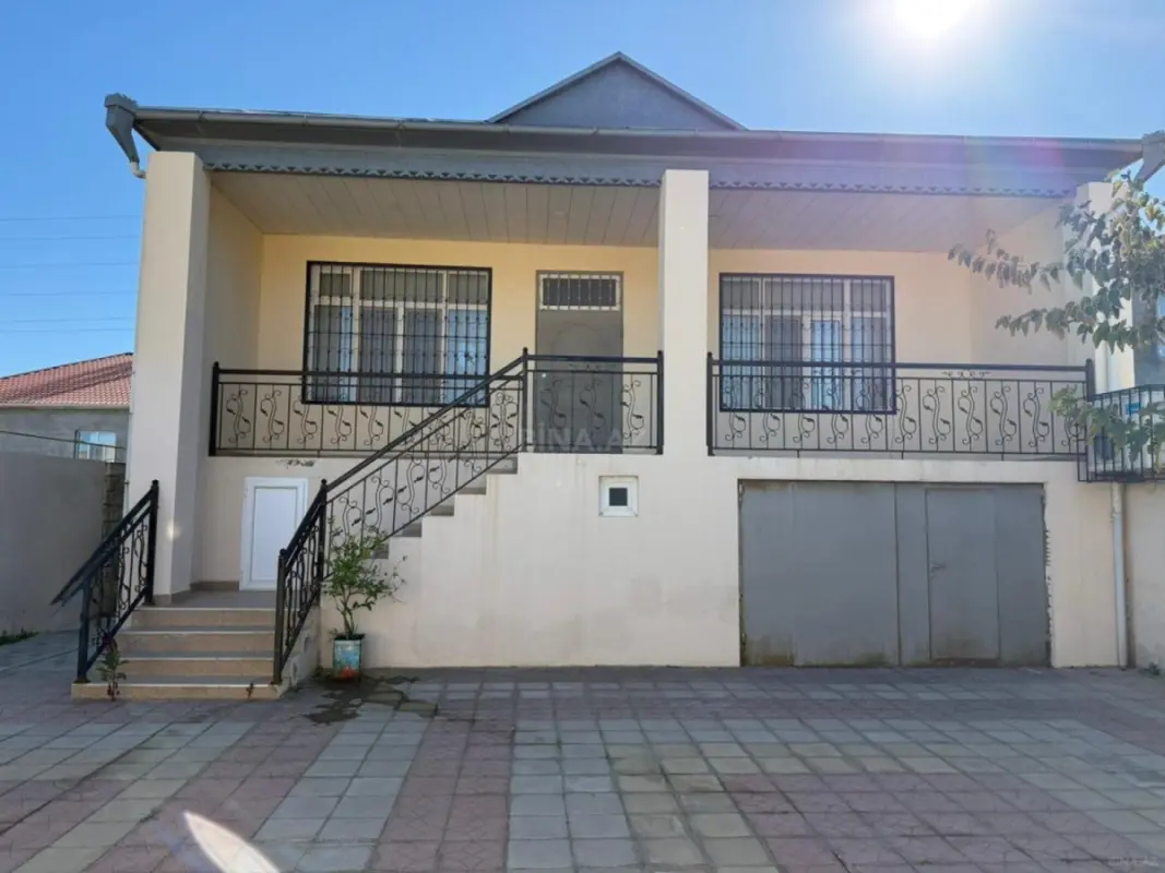 Satılır 4 otaqlı həyət evi 140 m²