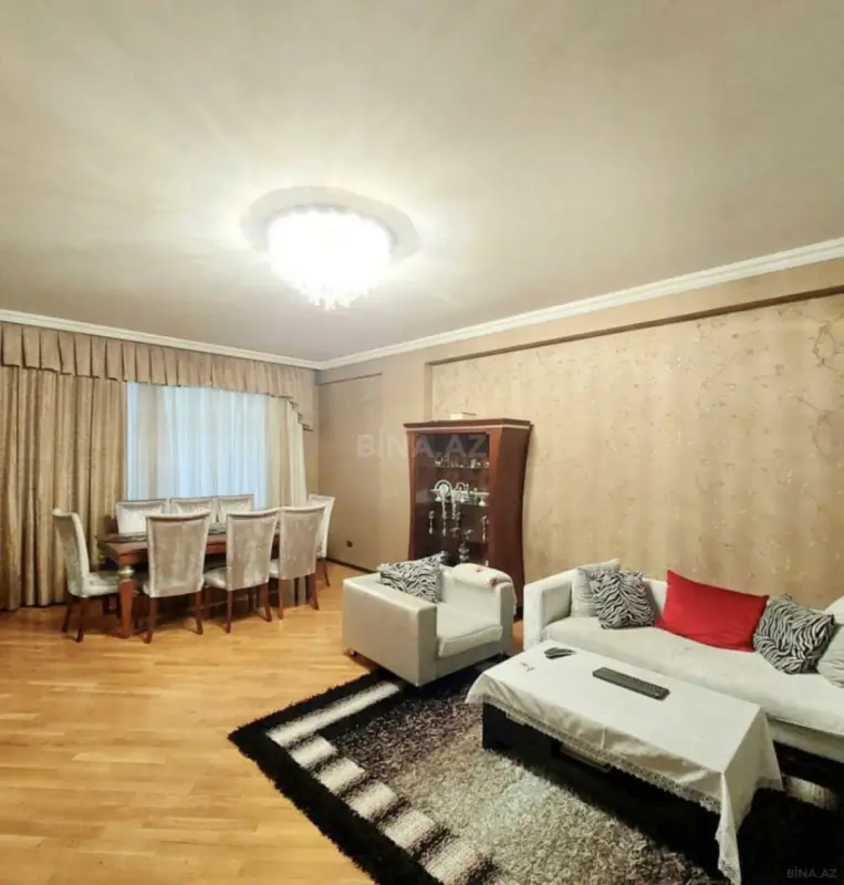 Kirayə verilir 3 otaqlı mənzil 150 m²