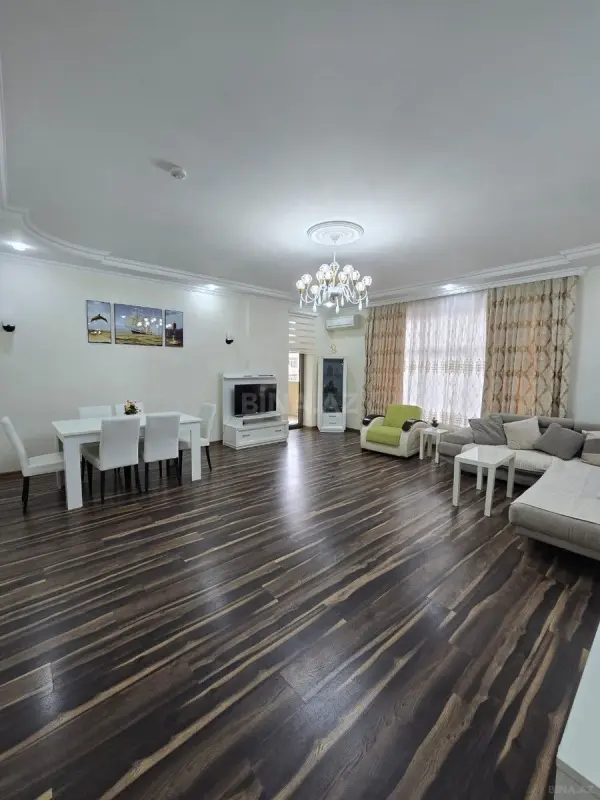 Kirayə verilir 3 otaqlı mənzil 175 m²