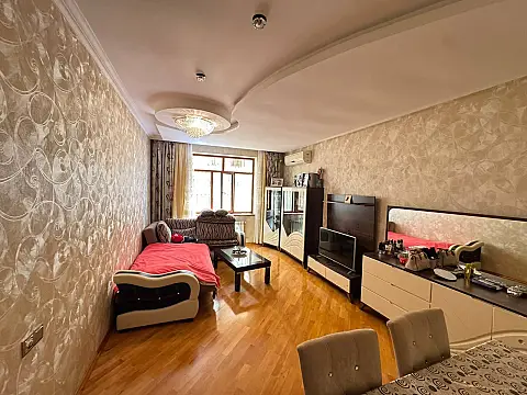 Satılır 3 otaqlı mənzil 130 m² — Bakı, İnşaatçılar 3 otaq 130.00 m²