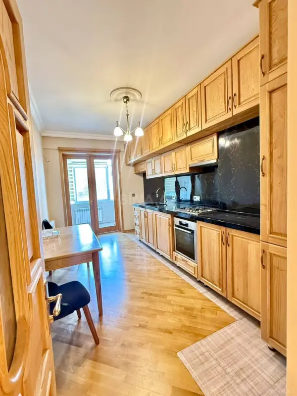 Satılır 3 otaqlı mənzil 126 m²