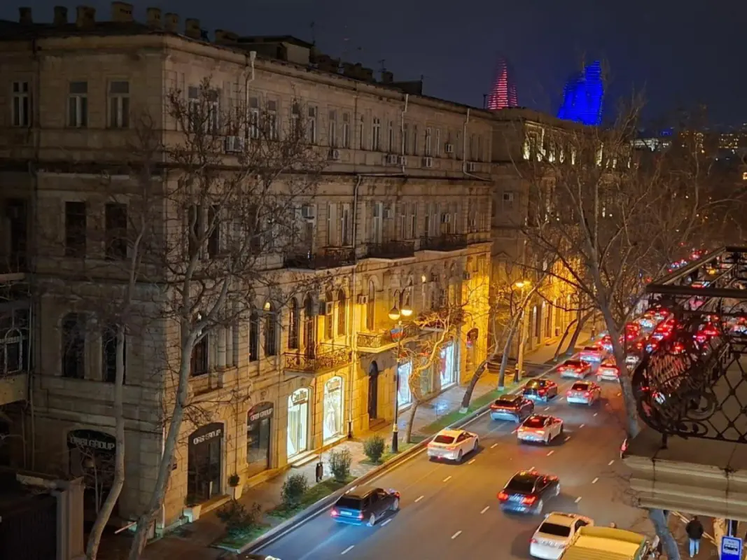 Kirayə verilir 2 otaqlı mənzil 56 m²