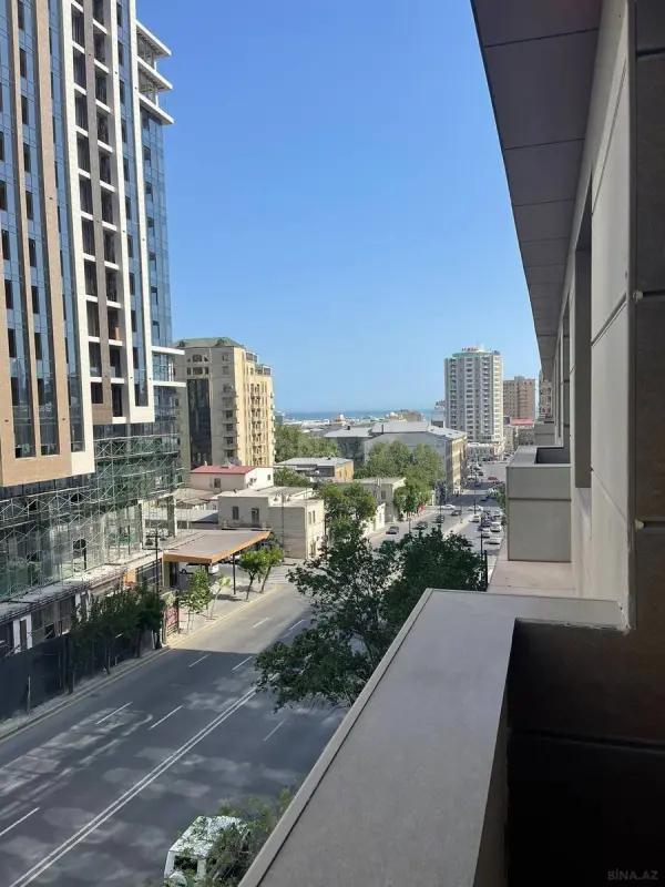 Satılır 2 otaqlı mənzil 77 m²