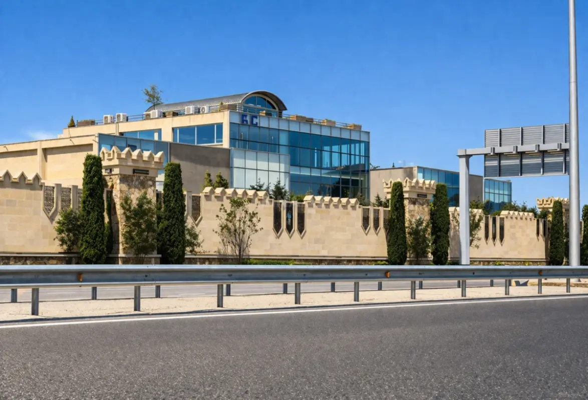 Satılır obyekt 2200 m²