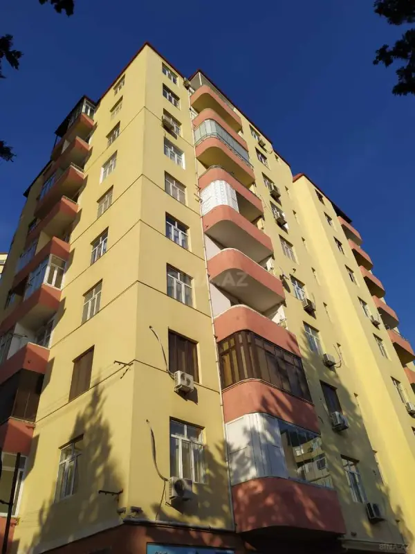 Satılır 4 otaqlı mənzil 150 m²
