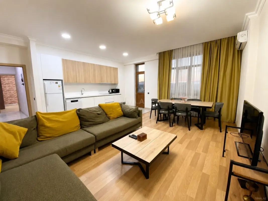 Satılır 3 otaqlı mənzil 110 m²