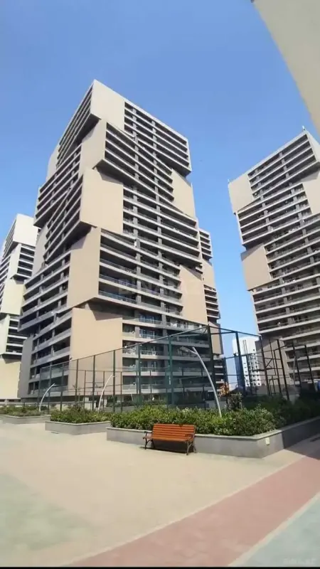 Satılır 3 otaqlı mənzil 148 m²