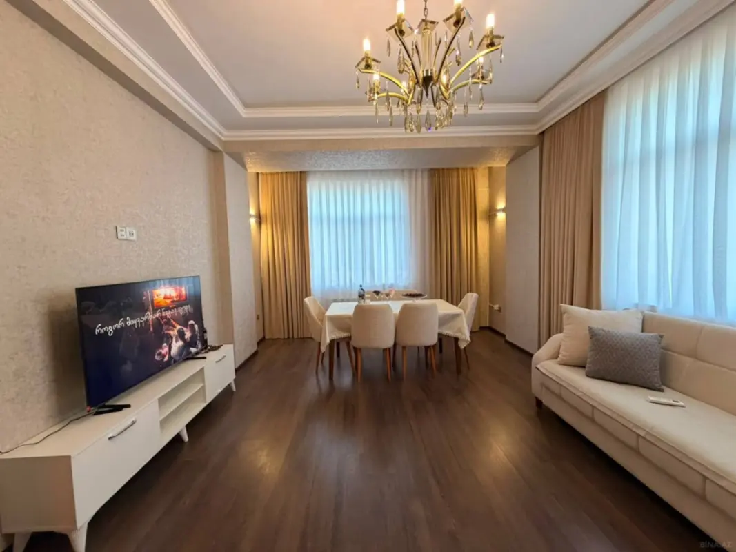 Kirayə verilir 2 otaqlı mənzil 80 m²
