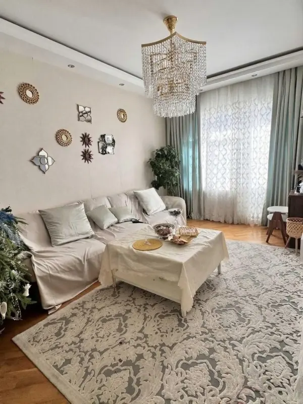 Satılır 4 otaqlı mənzil 110 m²