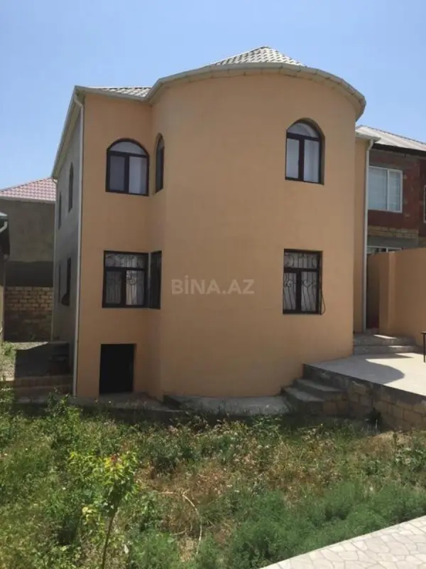 Satılır 6 otaqlı həyət evi 300 m²