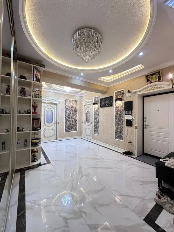 Satılır 4 otaqlı mənzil 156 m²