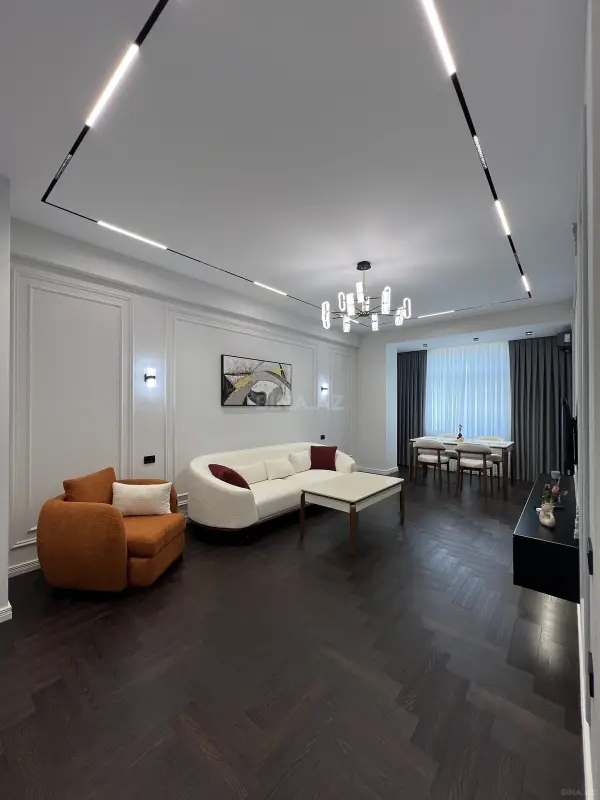 Satılır 2 otaqlı mənzil 68 m²