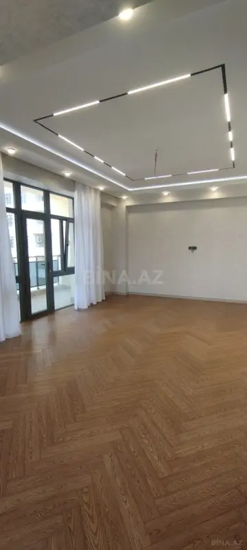Satılır 3 otaqlı mənzil 140 m²