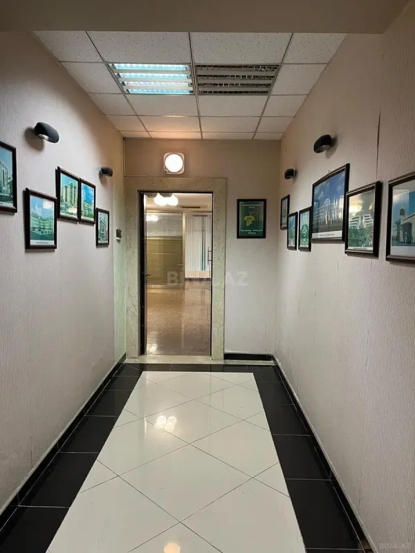 Satılır 6 otaqlı ofis 220 m²