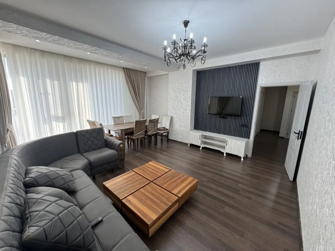 Kirayə verilir 3 otaqlı mənzil 103 m²