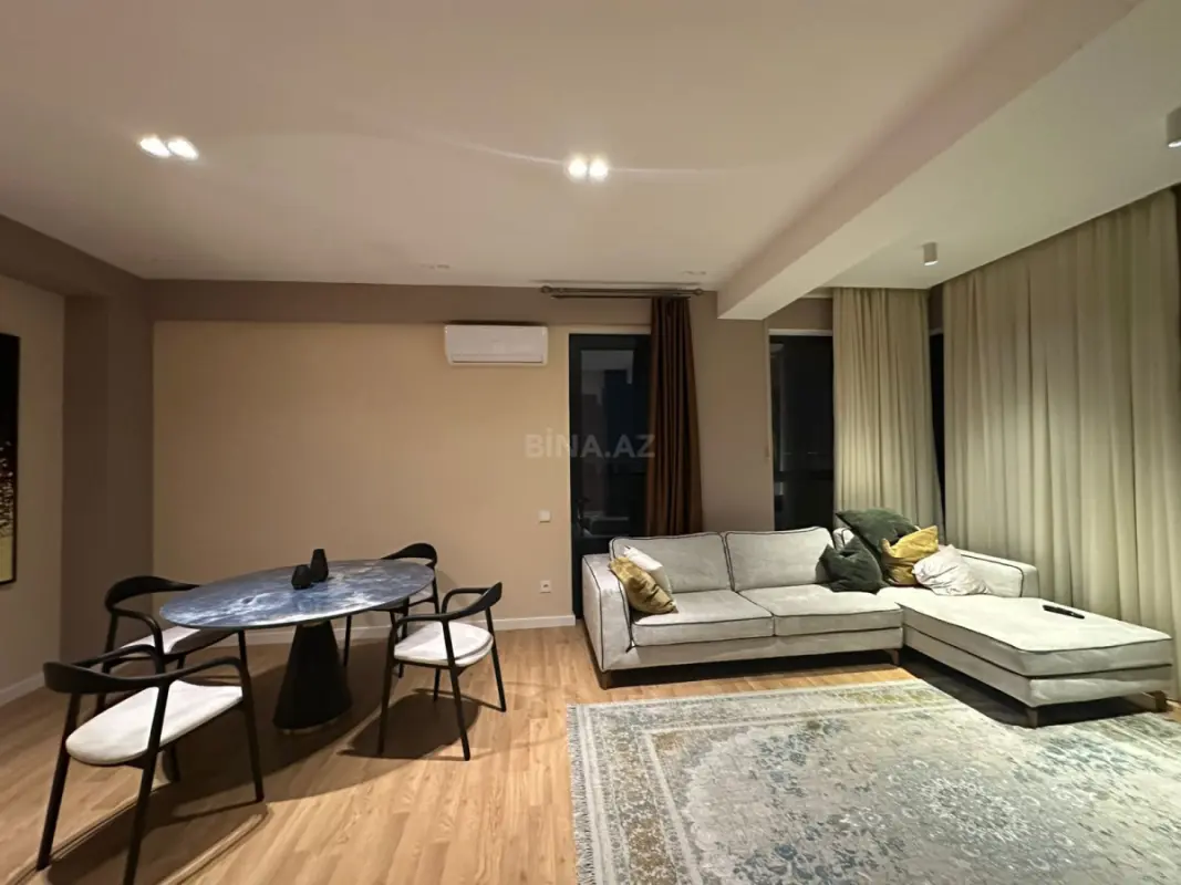 Kirayə verilir 3 otaqlı mənzil 135 m²