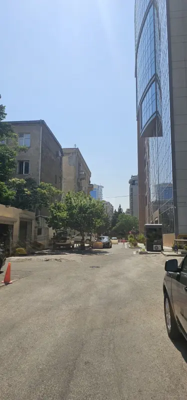 Satılır 4 otaqlı mənzil 96 m²