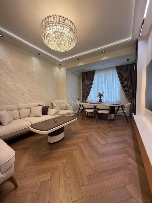 Satılır 3 otaqlı mənzil 105 m²