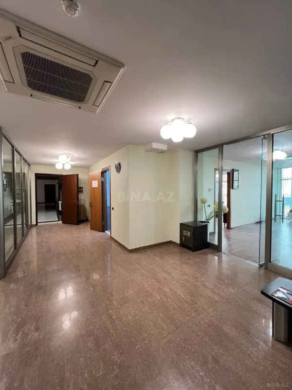 Kirayə verilir 6 otaqlı ofis 220 m²